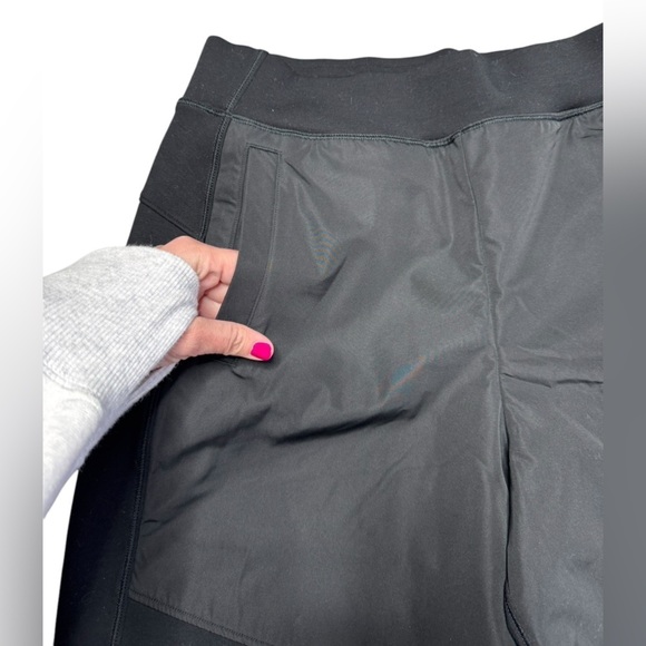 NEW Athleta Get Set Hybrid Joggers Size Medium Black Casual Athleisure - Picture 5 of 9